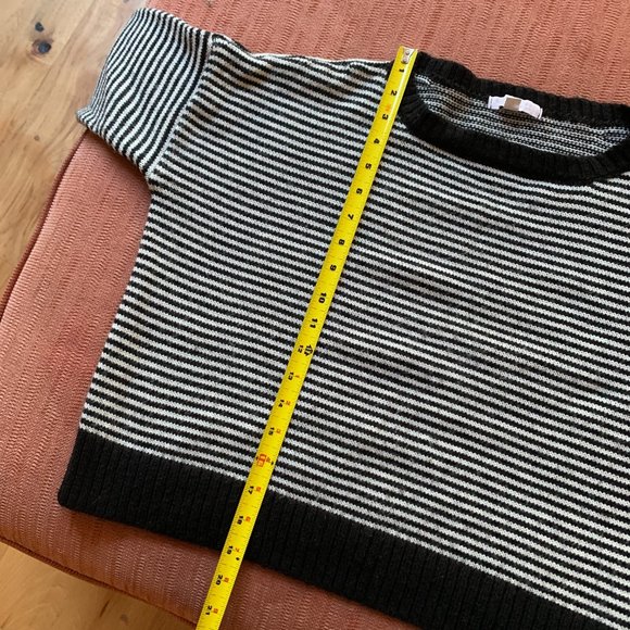 classic minimalist striped sweater - Picture 3 of 7